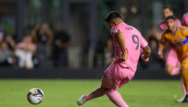 amp, 裁判在查看, 突入禁区推 amp, 裁判在查看, 突入禁区推