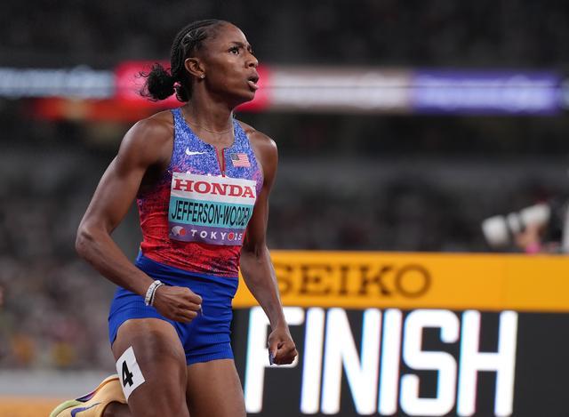 她获得冠军, 比赛后庆祝