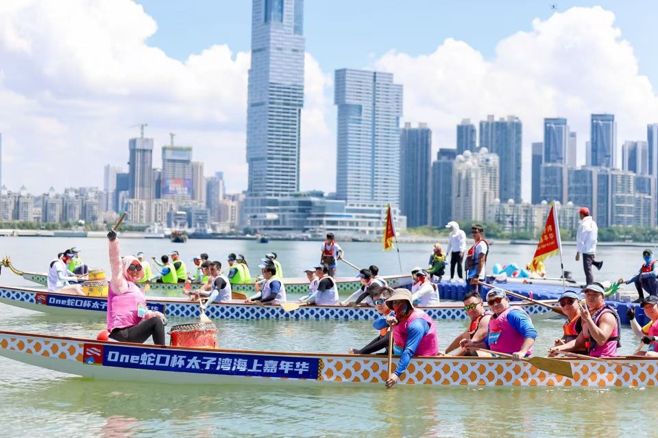 GMGSu, 赛融入, 旗仪式到颁 GMGSu, 赛融入, 旗仪式到颁