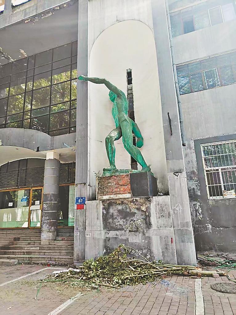 Nadrs, 原主任刘海 Nadrs, 原主任刘海