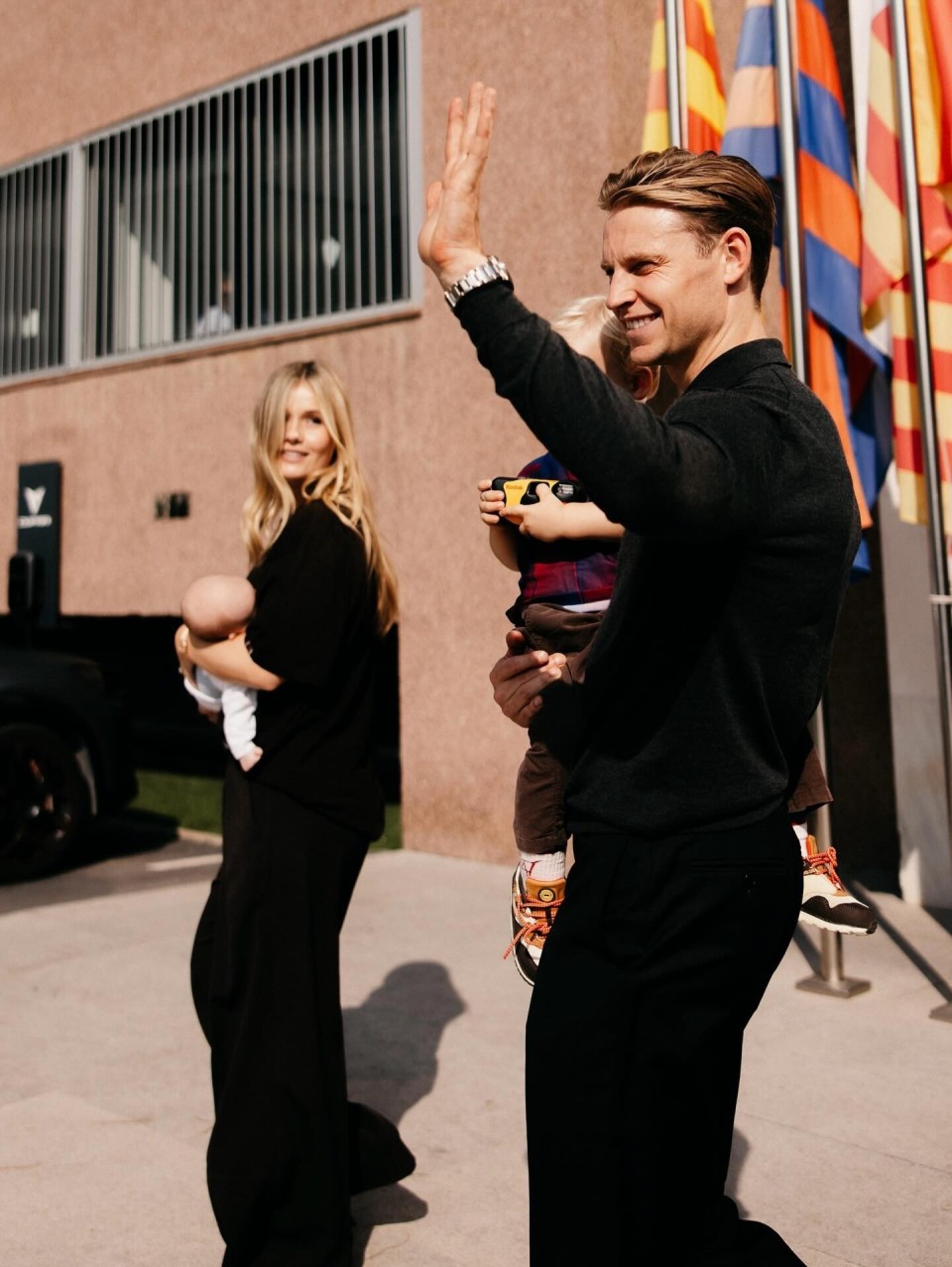 oymEx, 德容与巴塞