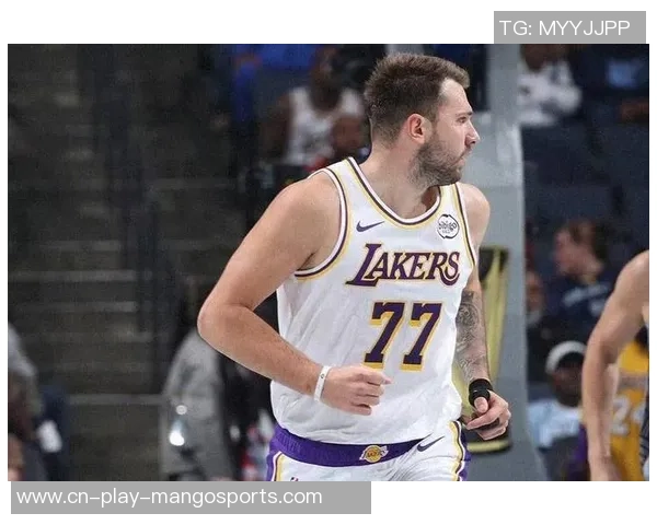 黑白直播NBA湖人对决热火G3精彩瞬间回顾与赛后分析